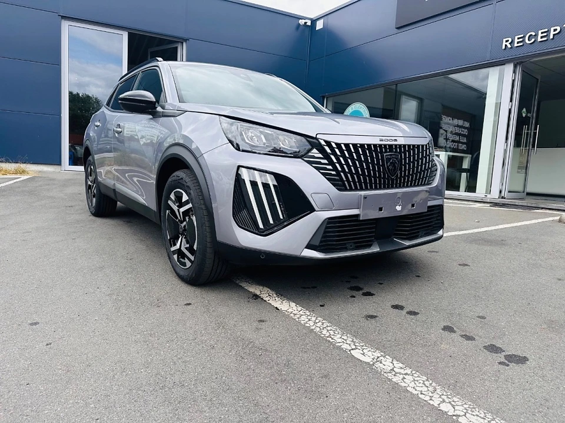 Peugeot 2008 Allure Mild Hybrid (2025) bij Garage De Maeyer